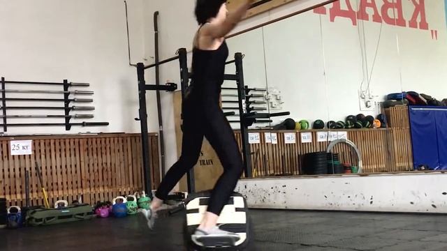ТРЕНИРОВКА НА МОНОКОЛЕСЕ GOTWAY / В СПОРТЗАЛЕ / ПОСЛЕ ТРЕНИРОВКИ MUAY THAI смотреть онлайн