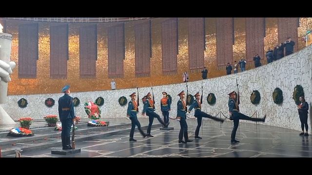 Волгоград. Мамаев Курган. Родина-мать смотреть онлайн