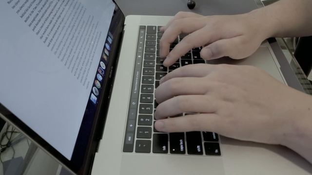 Apple Butterfly Keyboard Typing Test смотреть онлайн