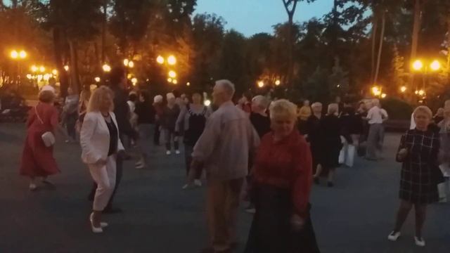 Харьков, танцы парке,"Фантазёр" смотреть онлайн