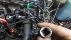 Как выкрутить обломаную свечу из ГБЦ