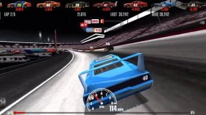 Кинг из тачек выиграл гонку.