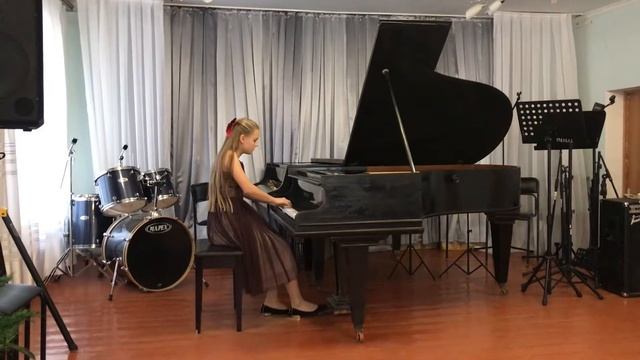 Г. Струве Осенний прелюд, исполнитель Шиянова Николь, 12 лет смотреть онлайн