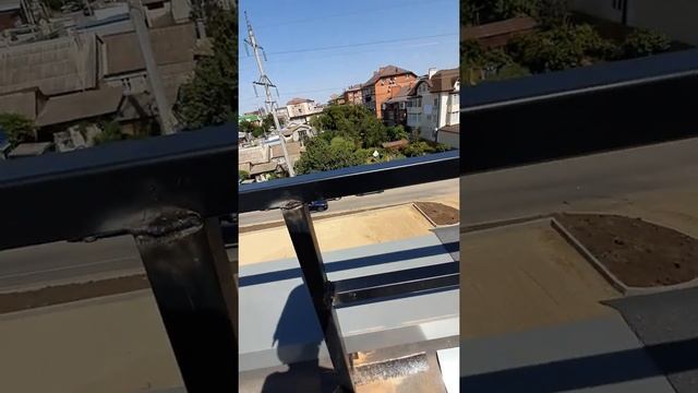 Сварка перил на крыше 3 этажа, из проф трубы 3мм. смотреть онлайн