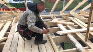 Как правильно сделать разметку стропил с помощью угольника Свенсона. Вальмовая крыша