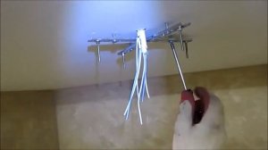 Монтаж люстры на бетонный  потолок. Крепление на планку-крестовину.