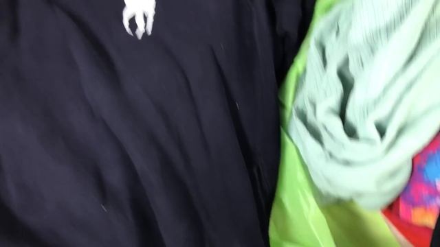 РАСПАКОВКА ОДЕЖДЫ СЕКОНДХЕНД ПОЕЗДКА И МОИ ПОКУПКИ на ПРОДАЖУ смотреть онлайн