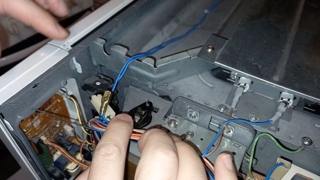 Замена лампочки в микроволновке Panasonic NN-GT347W