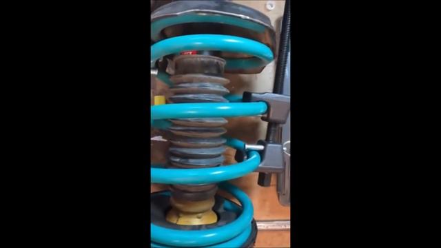 CRV 1-2-3, Episode Seven: Front Strut Removal and Installation of Dobinsons Front Spring Lift смотреть онлайн