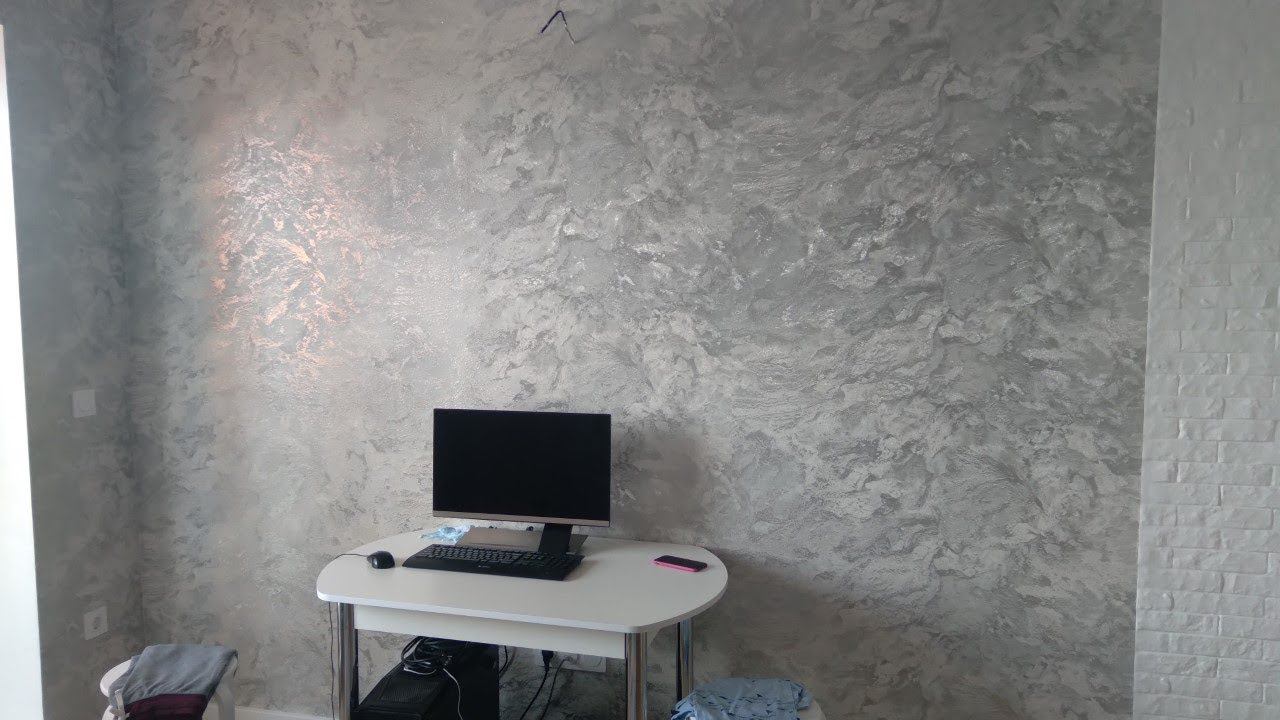 Поклеили виниловые обои на флизелиновой основе в спальной комнате смотреть онлайн