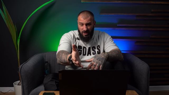 СЪДЯТ СЕ ЗА ОБУВКА... смотреть онлайн