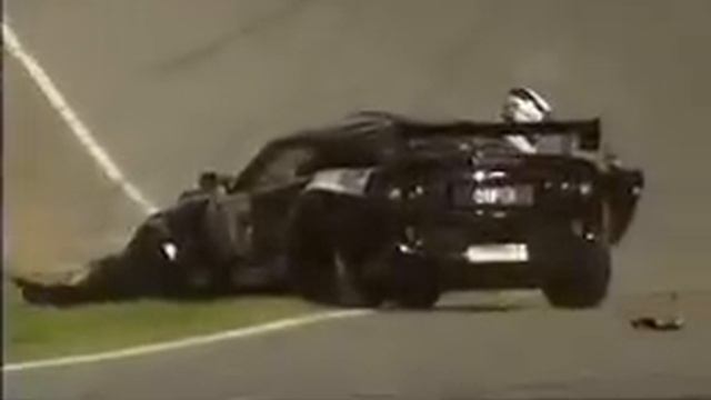 Ashley hits Tee Lotus Elise at Brands Hatch 2000 смотреть онлайн
