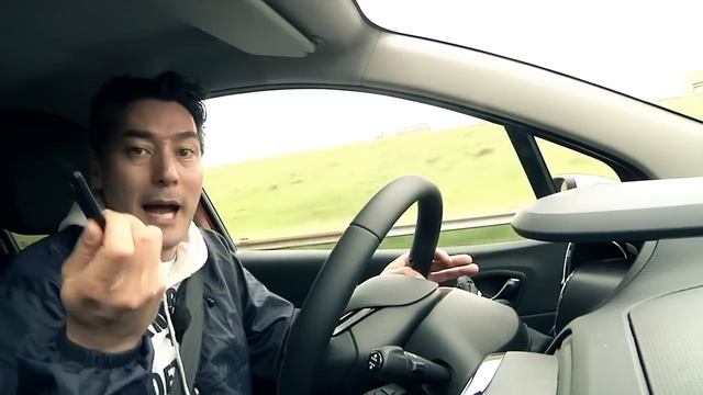 Renault Captur vs Peugeot 2008 dubbeltest - ANWB Auto смотреть онлайн