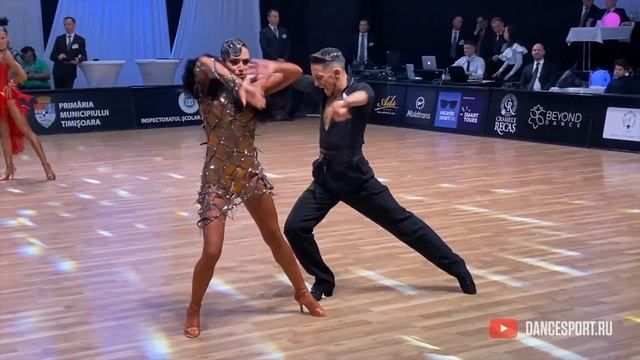 Rumba | Rodolfo Gentilini - Mariana Alcobaca POR | WDSF World Open Latin | Timisoara смотреть онлайн