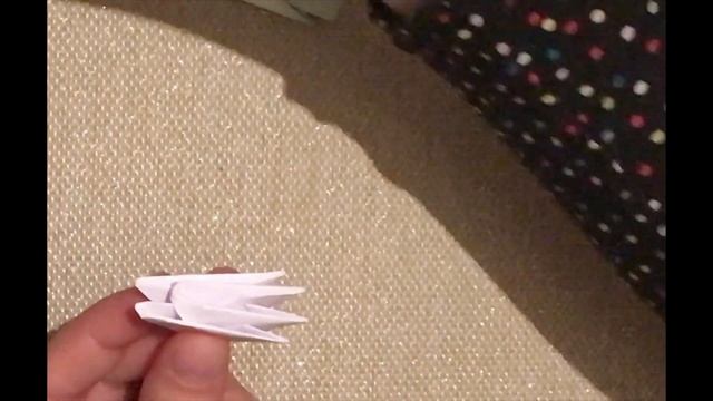 Дистанционное занятие на тему: Модульное оригами из цветной бумаги "Лебедь". Педагог Хасиева Хеди смотреть онлайн