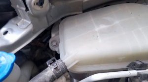 Замена лампочки габарита на Тойота Аурис