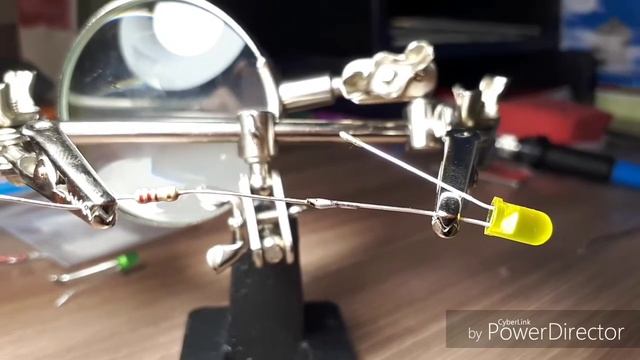 Учимся паять с Семёном. Первая пайка)