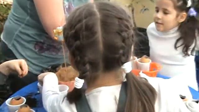 Мастер-класс пасхальный для детей в Новоуральском "Центре садоводства "Наш Сад". Трава в скорлупе. смотреть онлайн