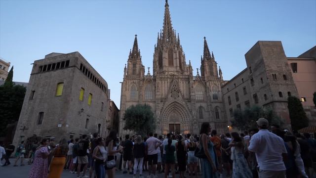 3 Days in Barcelona, Spain! The BEST Things To Do, Eat, And See (Travel Guide) смотреть онлайн
