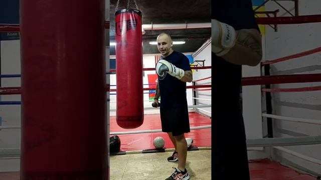 МОЩНЫЙ УДАР. Упражнение для сокрушительного удара. Взрывные удары . смотреть онлайн