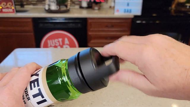 YETI Yonder Water Bottle 25oz Canopy Green Review смотреть онлайн