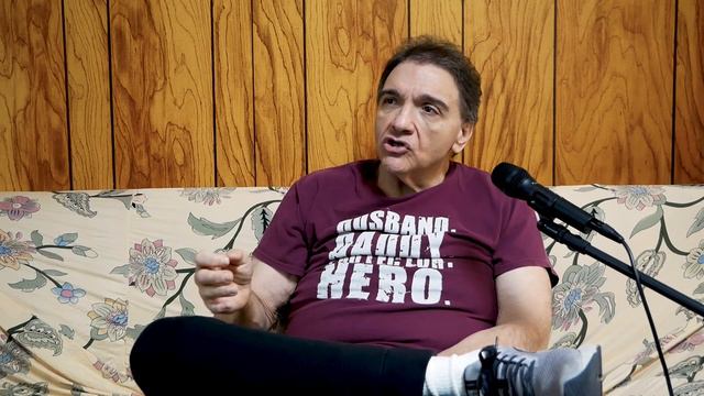 Giovanni Lanzo of Luigi's Pizza talks what makes a real New York Slice смотреть онлайн