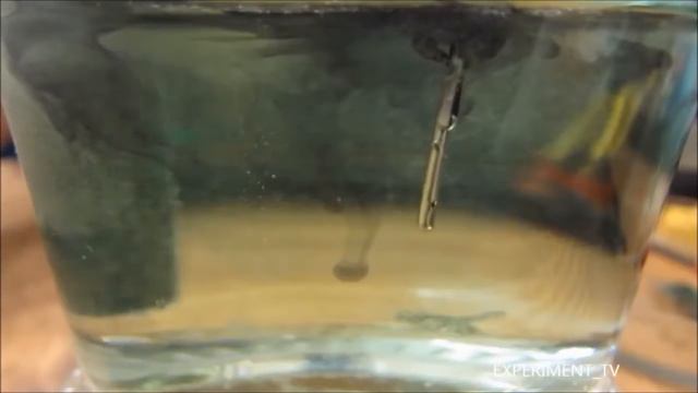 Электролиз золота изнутри Снятие позолоты в серной кислоте электролизом Electrolysis Gold смотреть онлайн