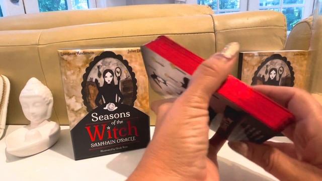 Seasons of the Witch Samhain Oracle deck UNBOXING & REVIEW #seasonsofthewitchoracle смотреть онлайн