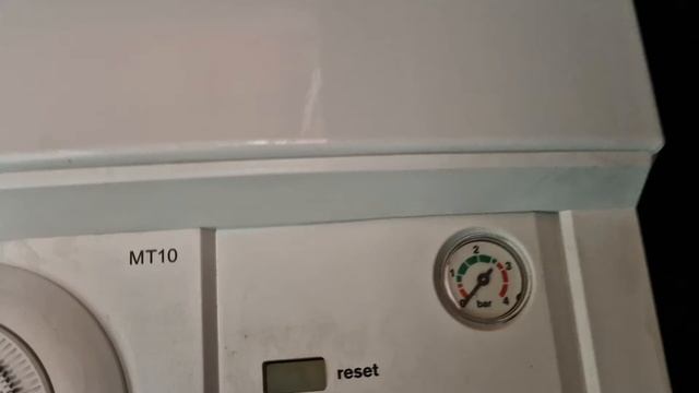 How to top up the pressure on a Worcester greenstar 28i junior. смотреть онлайн