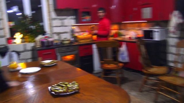 ВЛОГ ГОТОВИМ И НАКРЫВАЕМ СТОЛ/ ВСТРЕЧАЕМ НОВЫЙ ГОД 2021 С 5 ДЕТЬМИ/ 7 life 31 12 2020 смотреть онлайн