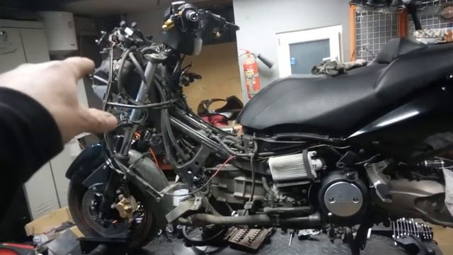 Начало обслуживания Yamaha T-Max смотреть онлайн