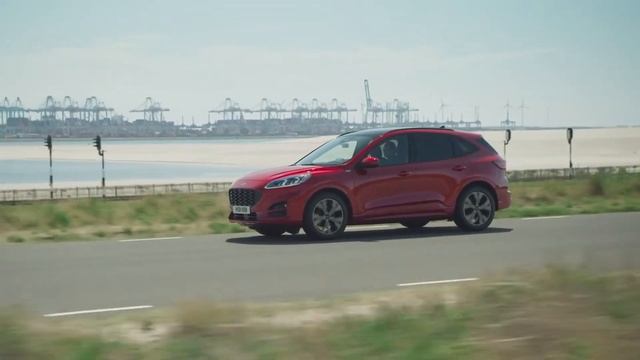 2020 Ford Kuga Drivng Video смотреть онлайн