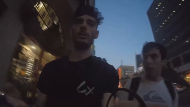 [TWITCH]Guy jumps to his death live on Twitch Stream ice_poseidon hollywood Blvd смотреть онлайн