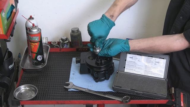 Replacing Power Steering Pump BECAUSE PULLEY FLEW OFF! (2005 Jeep Liberty 3.7L) смотреть онлайн