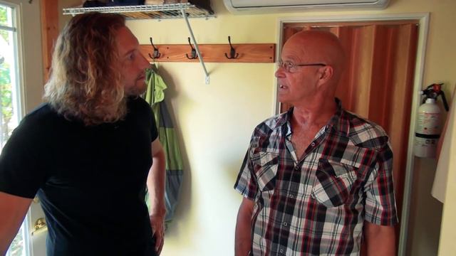 70 Year Old Builds Innovative Off-Grid Tiny House For Debt Free Retirement смотреть онлайн