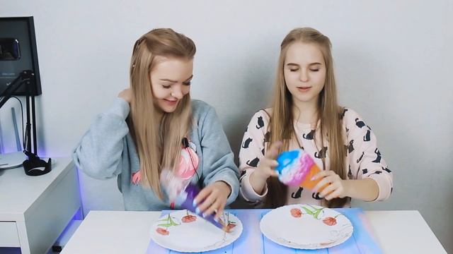 СКВИШИ против РЕАЛЬНОЙ ЕДЫ ЧЕЛЛЕНДЖ / SQUISHY FOOD vs REAL FOOD CHALLENGE | Алиса Лисова с сестрой смотреть онлайн