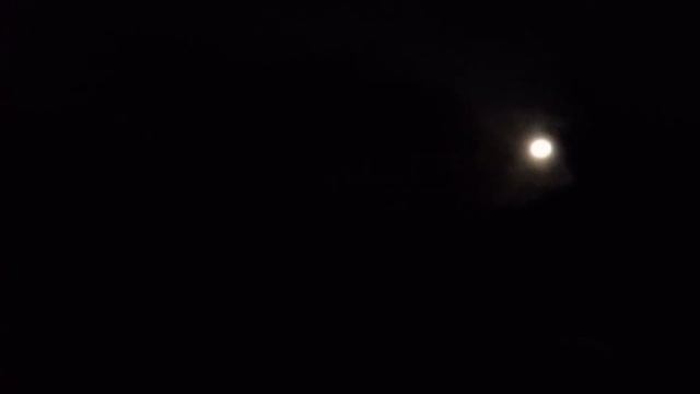 На небе полная луна.😀 смотреть онлайн