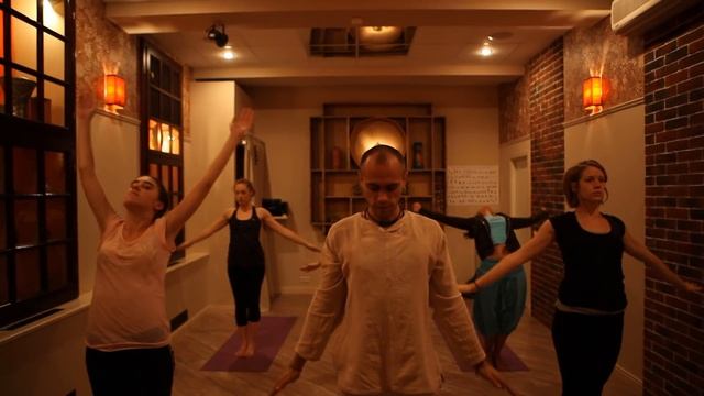 Студия йоги Манго смотреть онлайн