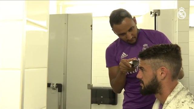 Кейлор Навас вратарь и парикмахер смотреть онлайн