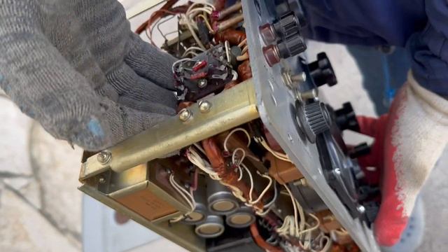 Разберем Прибор П-321 1977 года выпуска. Что же там внутри? смотреть онлайн