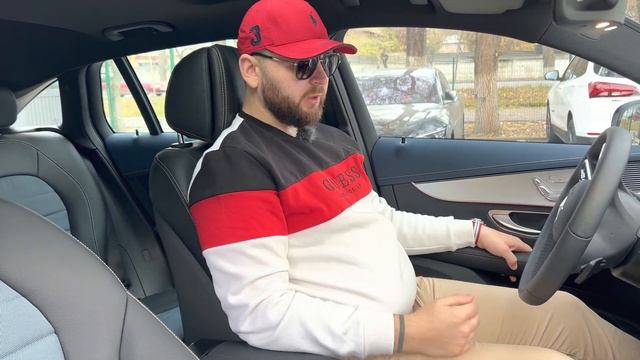 Достоен ли этот автомобиль трёхлучевой звезды на капоте?! Сейчас проверим! Встречайте Merecedes EQC смотреть онлайн