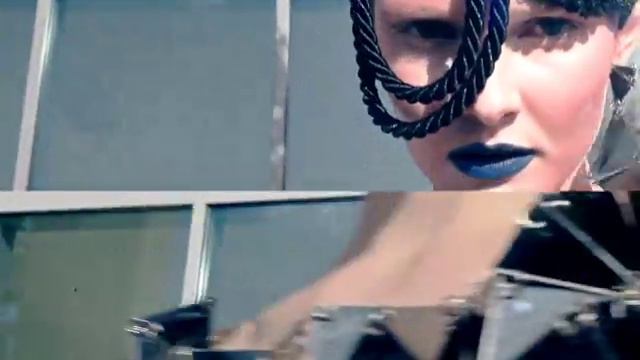 Hang it on. Fashion Video by Erica Bergsmeds смотреть онлайн