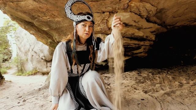 Далекая земля / Наталья Шнайдер и Фолк-группа КРУЖЕВО смотреть онлайн