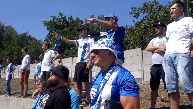 Едет пьяный фанат на выезд смотреть онлайн