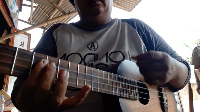 Ukulele bobok kayu mahoni jenis bariton смотреть онлайн