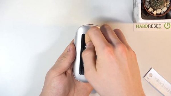 Как поменять батарейки на Apple Magic Mouse? / Смена батареек на мышке Apple Magic Mouse