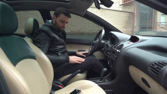 Peugeot 206 Roland Garros - достоин внимания.