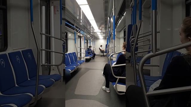 2019/08/12 в 22. 28 Вот такое времяпрепровождение мне по нраву! Просто крошечная зарисовка из метро смотреть онлайн
