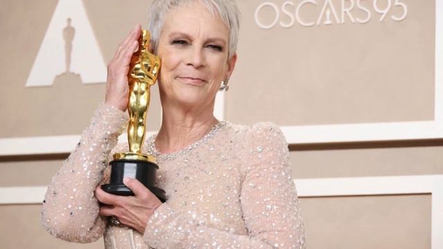 Jamie Lee Curtis Posts Throwback Topless Pool Pic at 50: ‘People Lost Their Minds’ смотреть онлайн