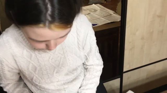 Как править Шкуры норки. Как снять выкройку из журнала . Девочка подросток знает и покажет как смотреть онлайн